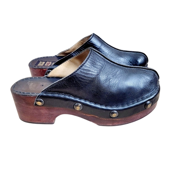 Vintage Shoes - True Vintage 1960s 70s Ocres UK Black Studded Leather Wood Heel Clogs Mules